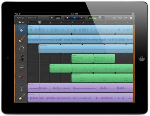 Garage Band sur iPad est sans doute le meilleur exemple de séquenceur sur tablette. Une solution nomade puissante, pratique et pas chère (si on a déjà la tablette...)